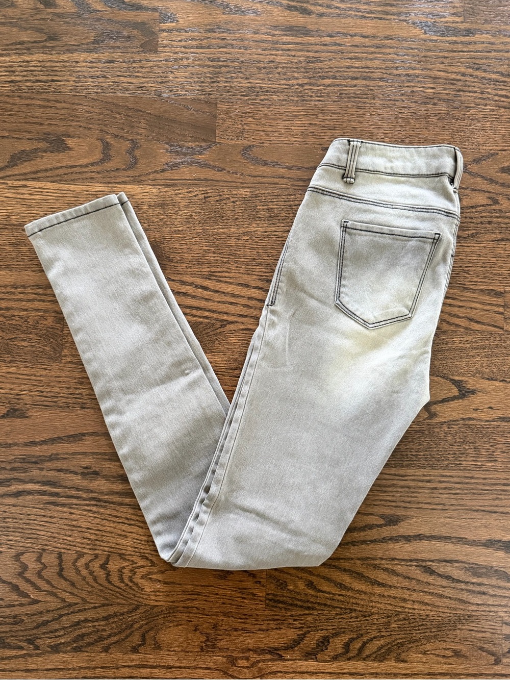 Tinsel Women's Skinny Jeans in Light Gray Wash